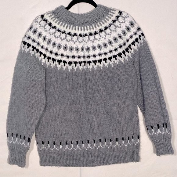 Handmade Sweaters - Handmade Grey a black White Fair  Isle Knit Sweater M